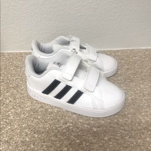 White Toddler Size 9 Adidas